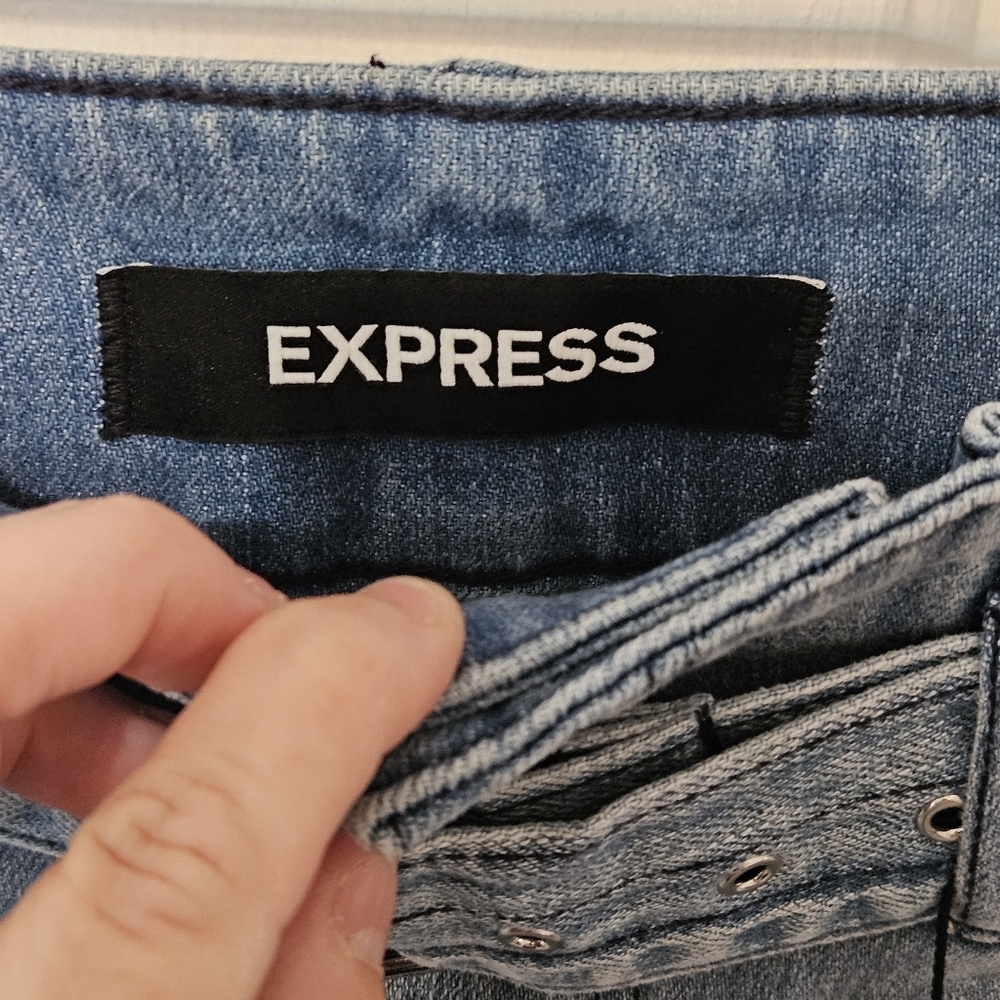 NWT Express Women's Blue Shortie Super High Rise Denim Shorts Size 8 - Picture 4 of 8